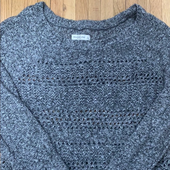 Abercrombie and Fitch cozy oversized gray sweater - Picture 6 of 7